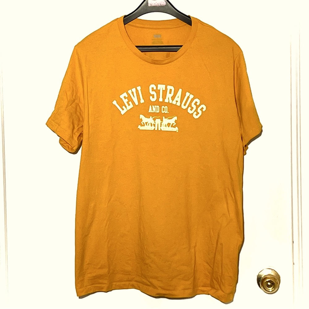 Levi’s mustard yellow screen t-shirt Sz. XL, like new!